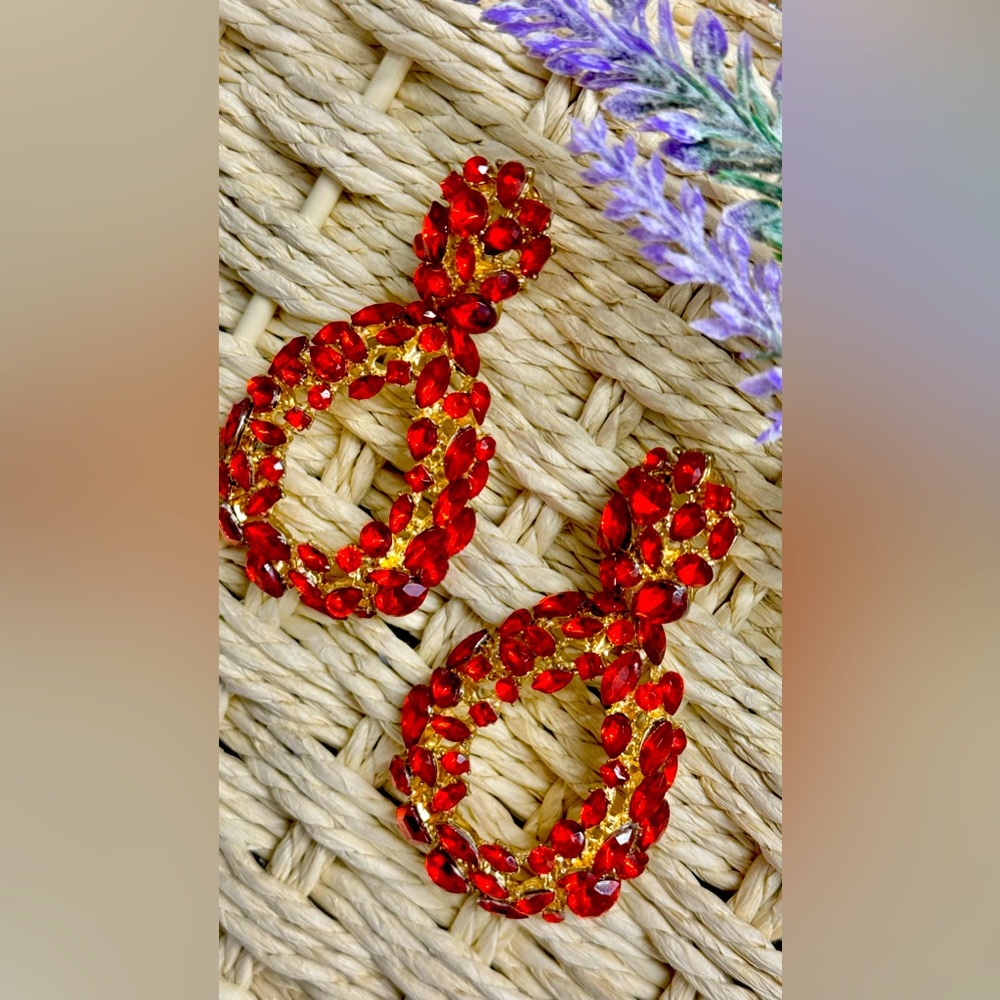 Red statement Earrings in water drop shape